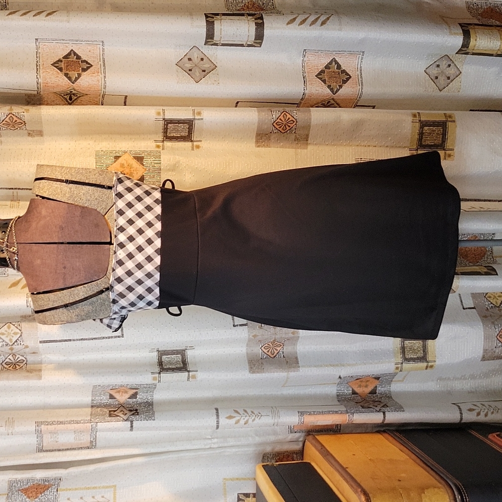 Retro Gingham Ruffle Dress - Picture 3 of 12